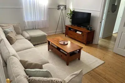 Image de Freshly renovated gem - 1. 5km from the city centre