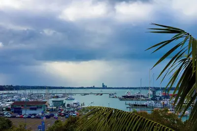 Prime Location with Stunning Harbour Bridge View