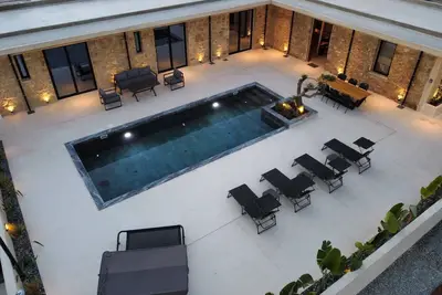 Image de Phaedrus Living: Olive Grove Luxury Villa