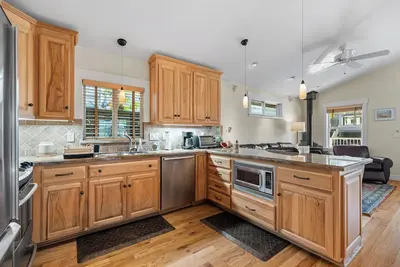 Image de Nautical Oasis  | 2 Bed, 1. 5 Bath
