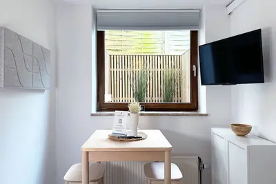 Image de Affordable basement mini-apartment with laundry package