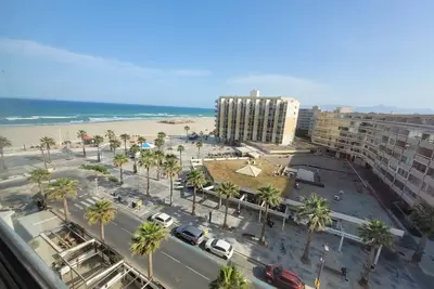 Image de Canet-en-Roussillon - T2 Alcôve - 4 pers - Parking - Loggia - Ascenseur - 1 étoile