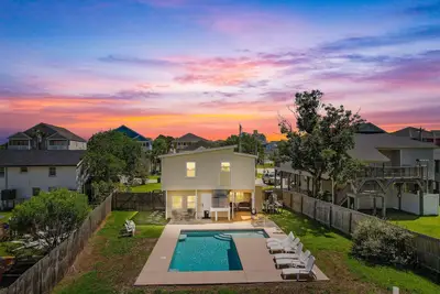 Image de Seabreeze Escape: 4  Br, 3  Ba House in Garden City Beach, Sleeps 16