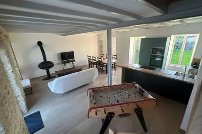 Image de Charmante Maison rénovée avec grand jardin dans centre Sarzeau. Commerces à pied