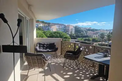 Image de 3 pièces  séjour 38 m2 terrasse 14 m2 près plage vue mer parking local vélos