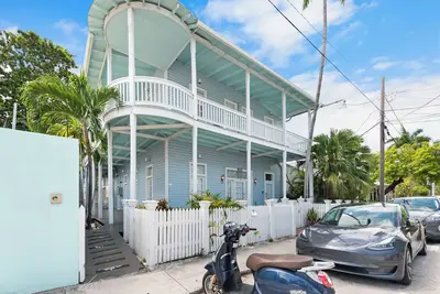 Image de La Casa de Luces 2 Bed condo off Duval
