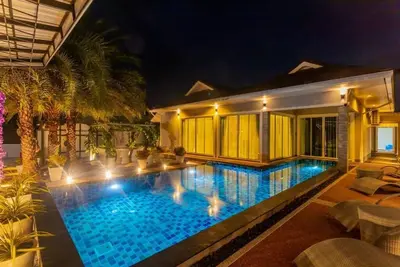Image de 3 Bedroom Platinum Pool Villa Smooth as Silk
