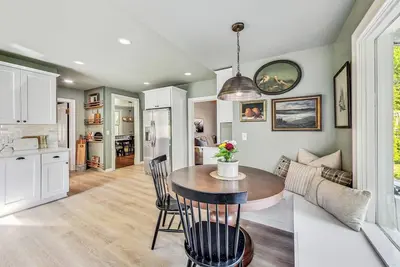 Image de Nell's Cottage, Sleeps 12, Downtown Lg
