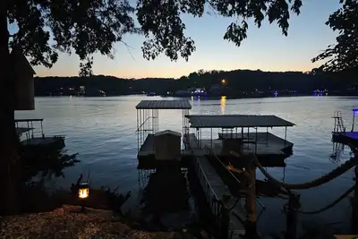 Image de Stay, Play, Getaway. Beautiful Lake Front Home-Large private dock & boat-slip