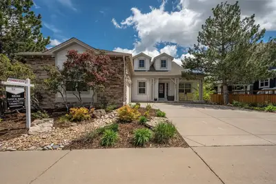 Image de Exquisite Home Away from Home with Large Back Patio and Room for Everyone
