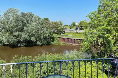 Image de Helle Lichtdurchflutete Ferienwohnung mit Balkon und Tollem Ausblick