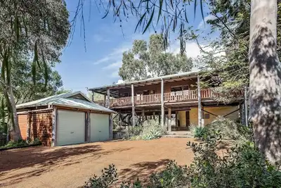Image de Basically Beachfront - Eagle Bay Treehouse