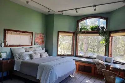 Image de Experience the Relaxing Flx Wine Trails Garden Studio with Deck - Bbq
