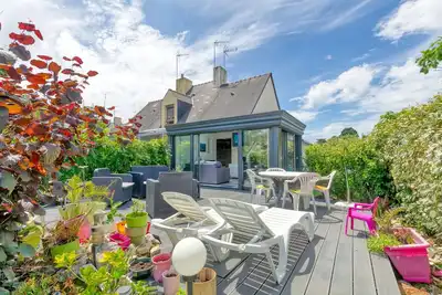 Image de Maison de vacances 'Maison Batz-sur-mer Piscine' avec piscine, terrasse et jardin privé