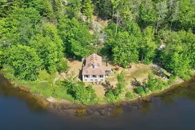 Image de 180 Degree Lakefront Views-Fire Pit-Swimming