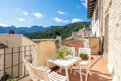 Image de Maison de campagne \"La Germandat\" avec vue sur la montagne et terrasse privée