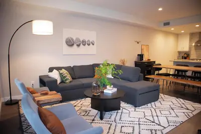 Image de Luxury Mountain Escape next to Bow River and Town of Canmore - 1000 sq ft