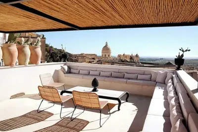 Image de Penthouse Lady Packard Noto - Spacious luxury home for six with stunning view