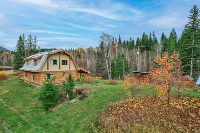 Image de Cozy Cabin on 77 acres with Private Lake - Pet Friendly!