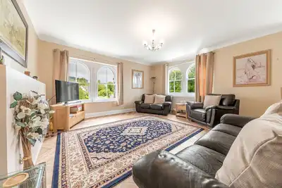 Stickle Tarn - sleeps 6 guests  in 3 bedrooms