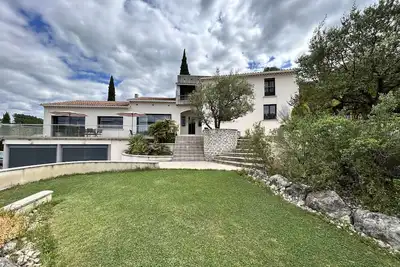 Image de Villa d'Exception avec Piscine Privée, Jacuzzi et Climatisation