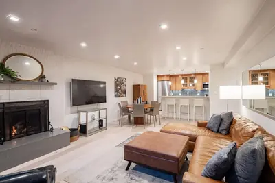 Image de Cooper's Corner by Rove 2br with Sauna, Hot Tub