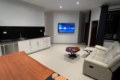 Image de Fully airconditioned & luxurious apartments – Snowy Lodge – Garden View!