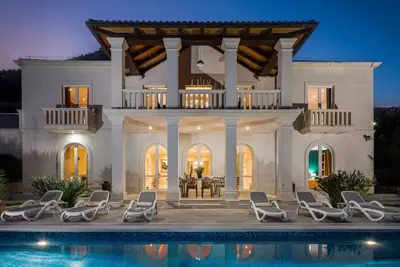 Image de Exclusive Luxury Villa With Coastine View