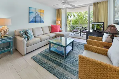 Image de Stay at Sunrise Suites 203!