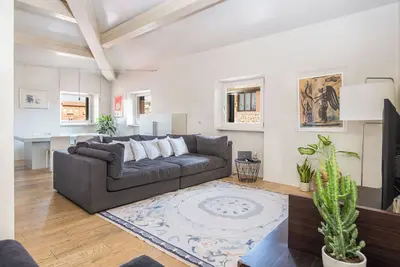 Stunning top floor flat