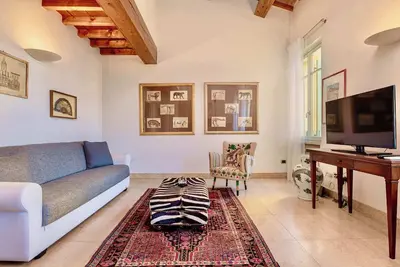 Cozy flat with large balcony few steps from Arena