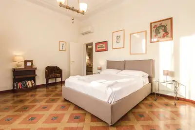 Image de Large and quiet 2 bedroom just off city centre