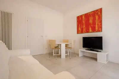 Image de Brand new 2 bed/2 bath just off city centre