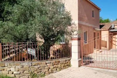 Image de Gîte des oliviers. Entre gorges de l'Ardèche et vallée de la ceze.