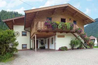 Image de Appartement avec une piscine conjointe en watring