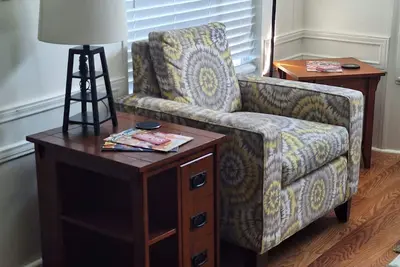 Image de Remodeled home in quiet  gated community. . 4 miles  to Disney & Old Town!