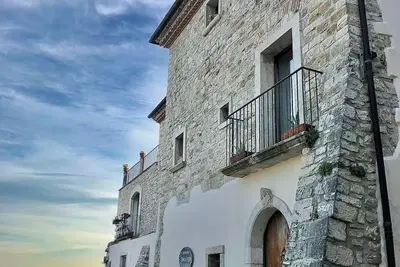 Image de Historic 14th century mansion with garden and panoramic terrace - relaxation and charm