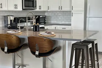 Image de Waterfront Condo with Stunning Views near Nasa Space Center!