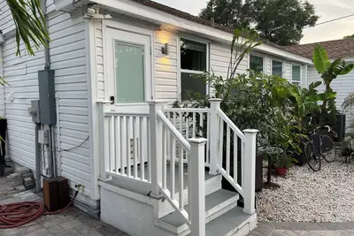 Image de Centrally located Saint Petersburg 3 bedroom 2 Full Bathroom Home, Sleeps 8!