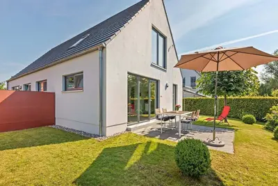 Image de Maison de vacances א Zierow avec jardin