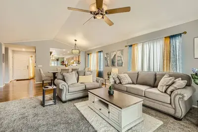 Image de Large Home in Quiet Neighborhood