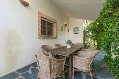 Image de Maison de vacances moderne avec piscine