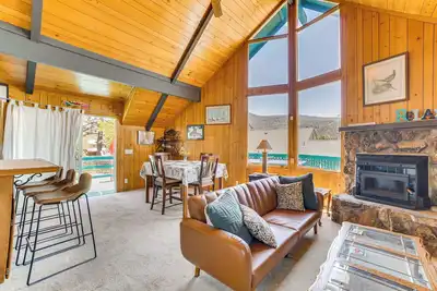 Image de Frazier Park Cabin w/ Ping-Pong Table, Near Trails