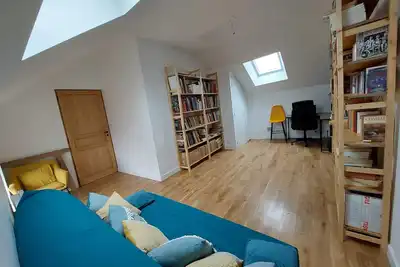 Image de 2 Chambres dans grande maison avec petit jardin, cheminée, charmant centre ville