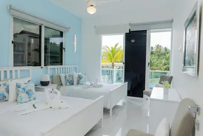 Image de New 2 bedrooms apt at playa Bonita Beach Residences lake view building 4201