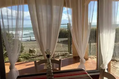 Image de Les pieds dans l'eau! Appartement vue mer, jardin, résidence avec piscine
