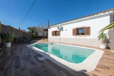Image de Casa Roja - Deux Chambres Villa, Couchages 4