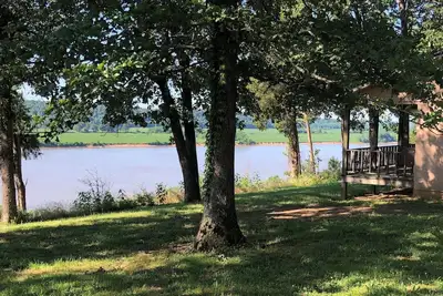 Image de Deluxe Suite w/ Full Kitchen on the River Bluff