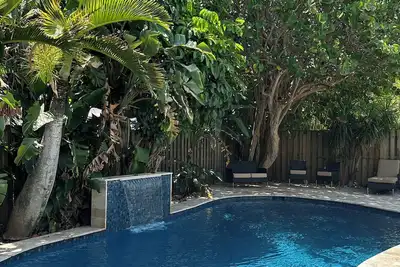 Image de Peaceful 4 Bedroom Getaway: 8 min from the beach