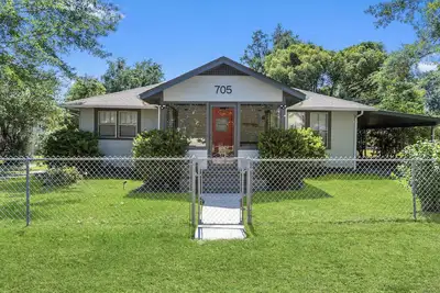 Image de Shelby Chateau - close to beach & only one block from downtown Ocean Springs! ! !